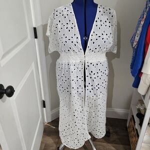 Ultra Pink Eyelet Pattern Broderie anglaise Cover Up White Button Closure L/XL